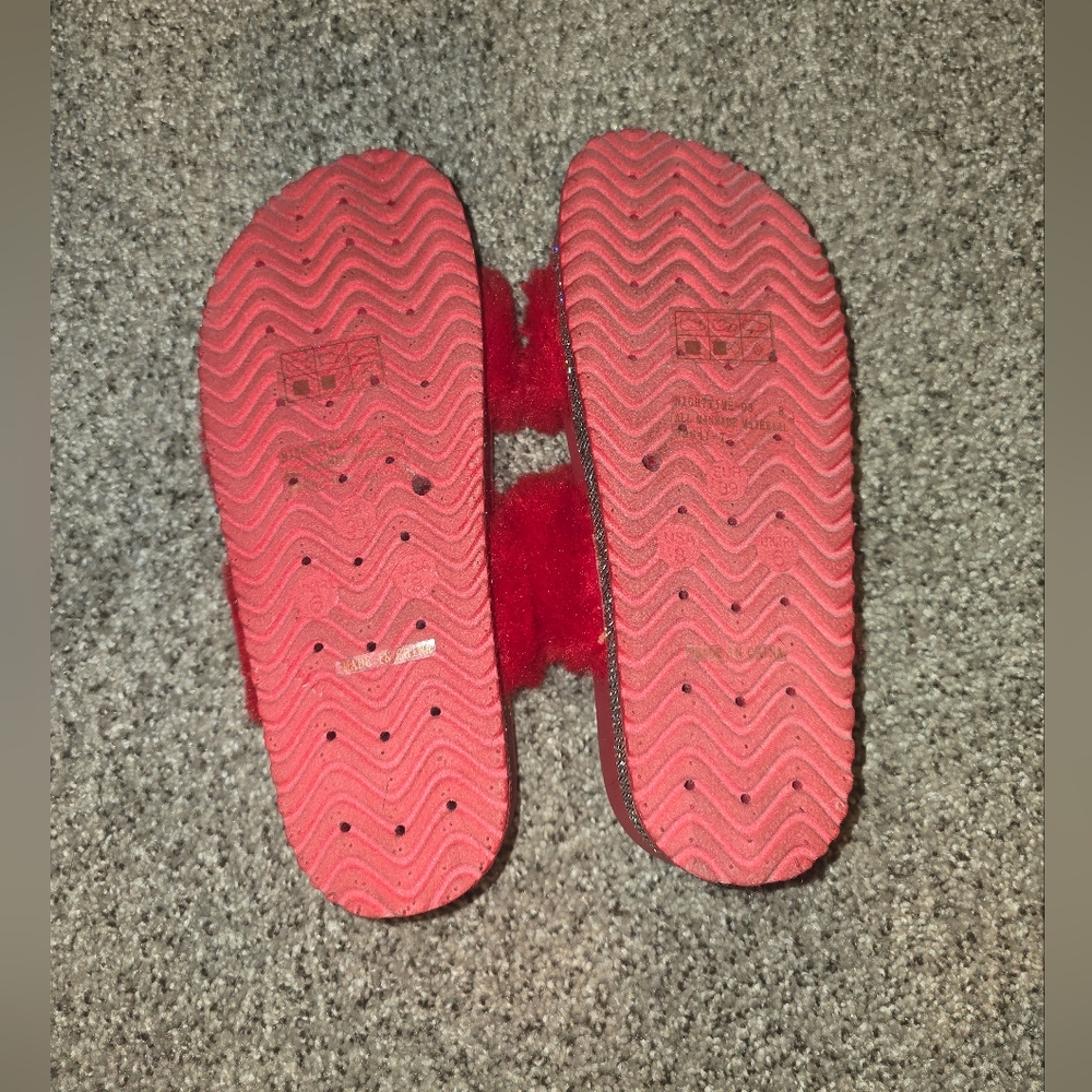 Red Slides - Picture 2 of 5